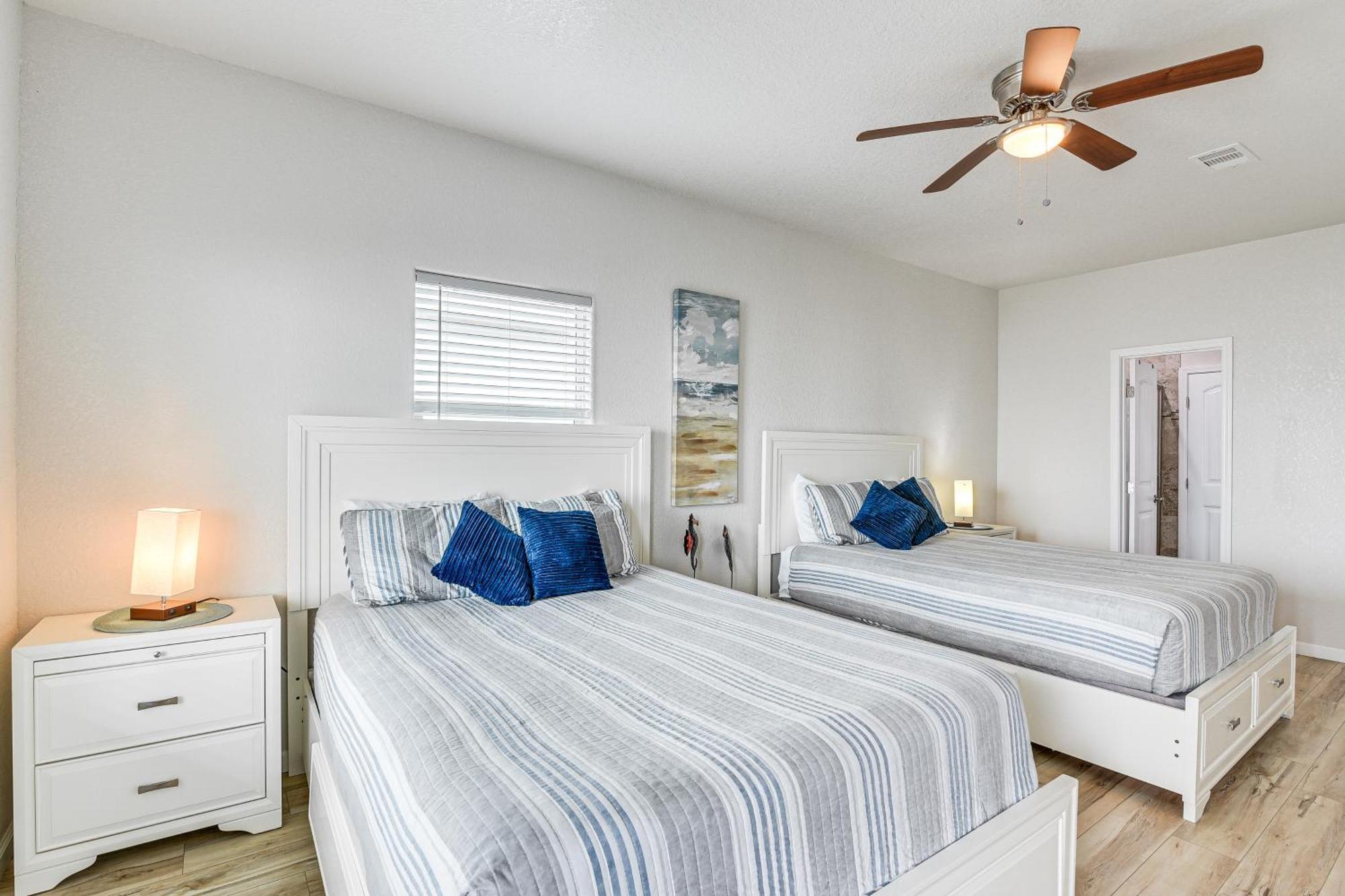 Beachfront Texas Retreat - 2 Decks, Patio And Views! Surfside Beach Exterior photo