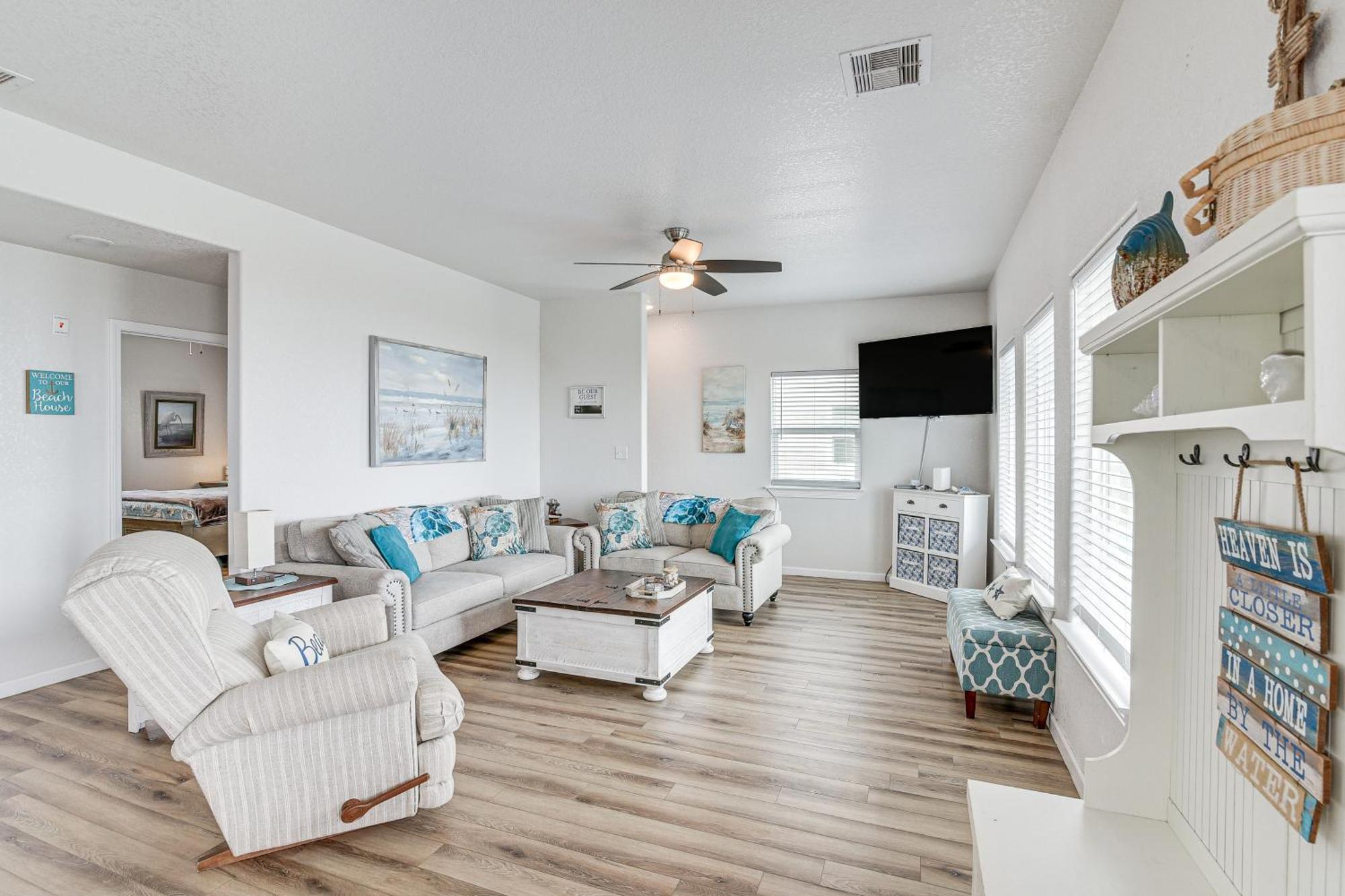 Beachfront Texas Retreat - 2 Decks, Patio And Views! Surfside Beach Exterior photo